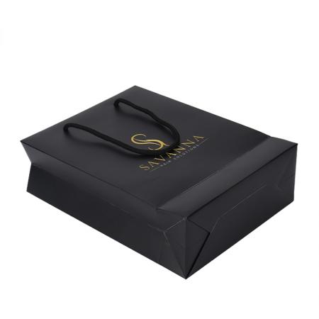 bolsa de papel recubierta de regalo de compras negro de lujo con logotipo personalizado