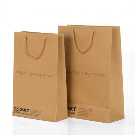 impresión de color personalizada hecha a mano de lujo compra de ropa barata reciclar bolsa de papel kraft marrón con asa