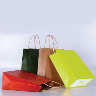 logotipo personalizado del fabricante bolsas de compras de papel kraft a todo color con asas