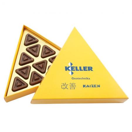 embalaje de caja de regalo de chocolate de cartón de papel en forma de triángulo personalizado por mayor