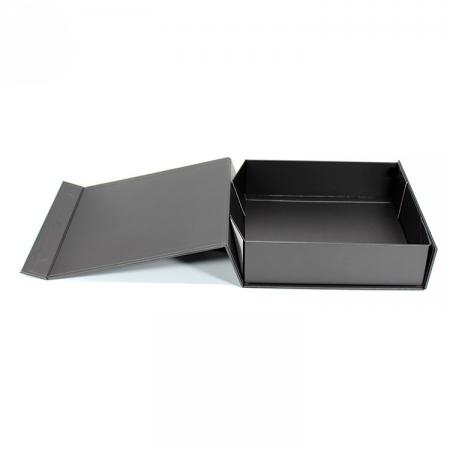 caja de embalaje de regalo de joyería de papel de cinta negra de logotipo personalizado