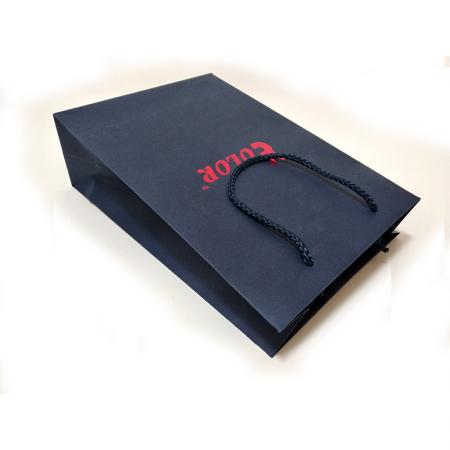 bolsa de regalo de papel artesanal elegante kraft de impresión mate personalizada en blanco
