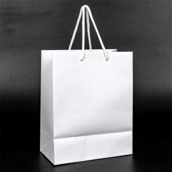Bolsa de papel kraft blanca exquisita personalizada de diseño al por mayor