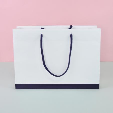 Luxury boutique packaging white paper gift bag  customized