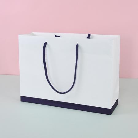 Luxury boutique packaging white paper gift bag  customized